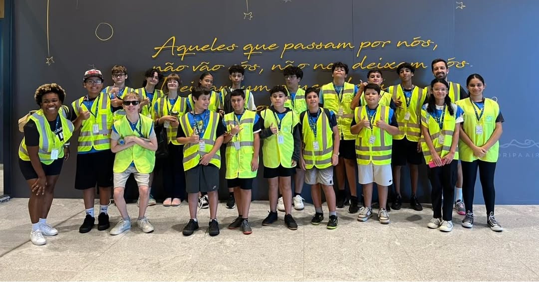 Um dia diferente, cheio de descobertas e novos olhares ✈️💛Ontem, nossos educandos do Núcleo Ita